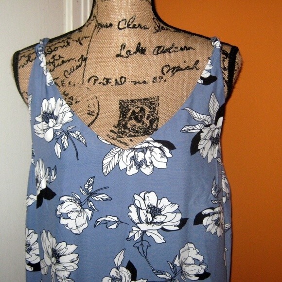 Madison Large  Floral Sleeveless Midi Dress NWT - Picture 7 of 8